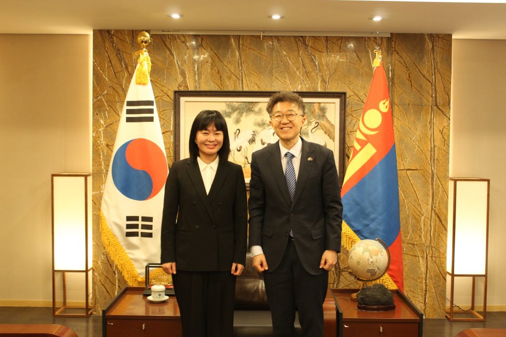 EXCHANGED OFFICIALS ON COOPERATION. — 2026-01-01 (23)